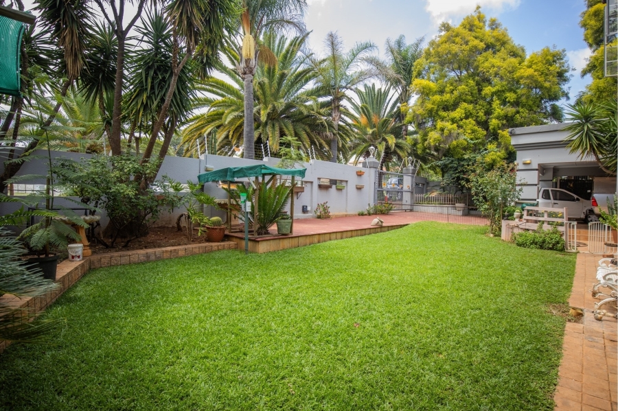 5 Bedroom Property for Sale in Ifafi North West